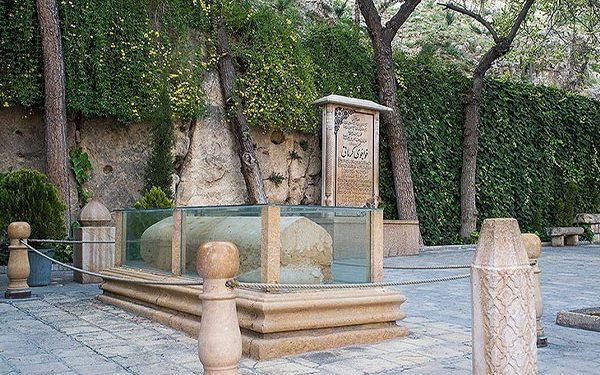 آرامگاه خواجوی کرمانی
